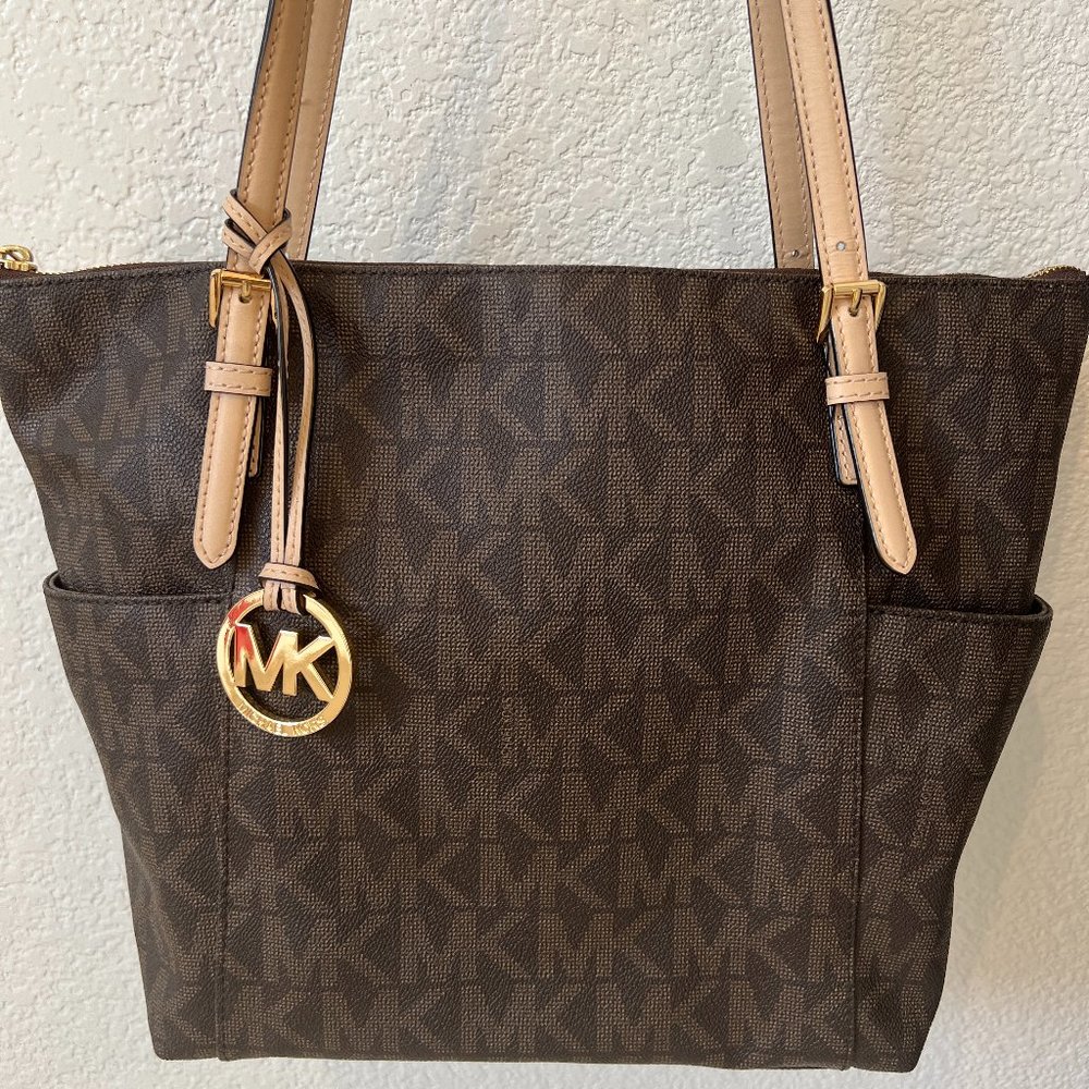 Michael Kors MK Signature and authentic  Shoulder Tote Bag
